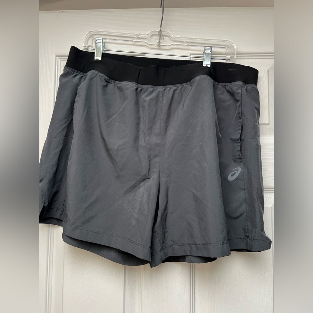Men’s gym shorts